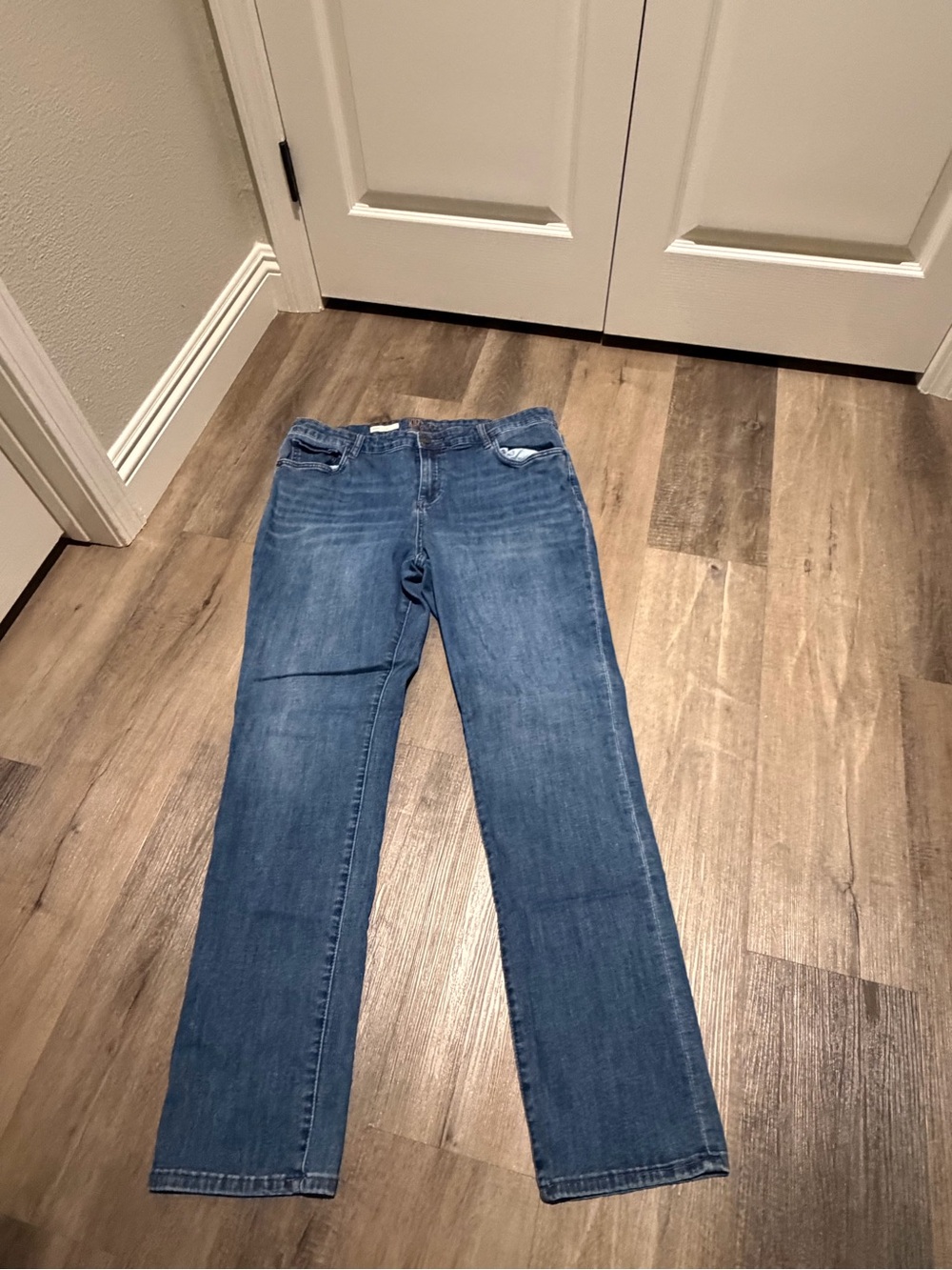 Kut from the Kloth Women’s Straight-Leg Jeans - Medium Blue